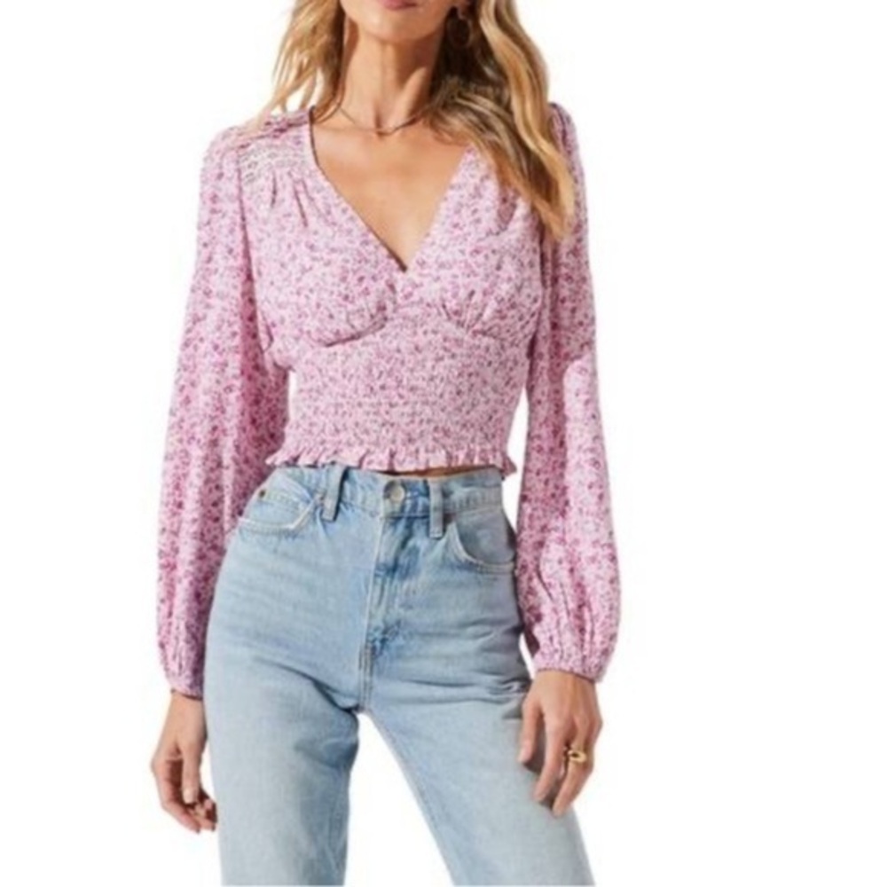 ASTR Pink Floral Smocked Cropped Top Long Sleeve Cottagecore Top EUC XL #809
